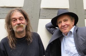 Thomas Vogel (rechts) und Heiner Kondschak gastieren am Samstag im Lindenhof-Theater. Foto: Theater Foto: Schwarzwälder-Bote