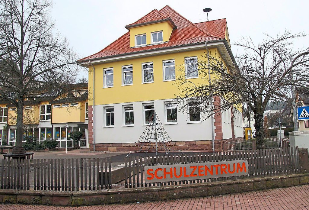 150 Kinder besuchen derzeit das  Schulzentrum in Glatten, in dem die  Grundschule und die Brüder-Grimm-Schule, Schule für Sprachbehinderte im Landkreis Freudenstadt, untergebracht sind.     Foto: Ade