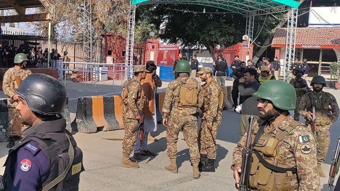 Tote und Verletzte bei Explosion in pakistanischer Moschee