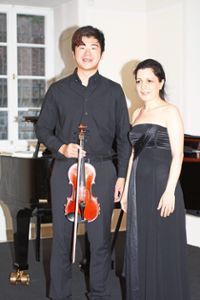Izabela Melkonyan und Simon Zhu überzeugten bei den Spitzenklängen in Lautlingen.  Foto: Miller Foto: Schwarzwälder Bote