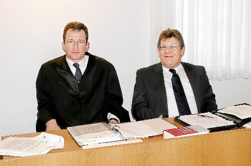 Zuversichtlich: Karl-Josef Sprenger (rechts) und sein Verteidiger Gerson Trüg setzen auf einen Freispruch. Foto: Visel