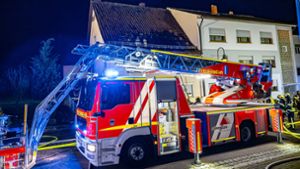 Dachstuhl in Flammen –  200 000 Euro Schaden