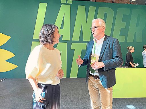 Der Offenburger Thomas Zawalski im Gespräch mit der Grünen-Parteivorsitzenden Annalena Baerbock Foto: Grüne