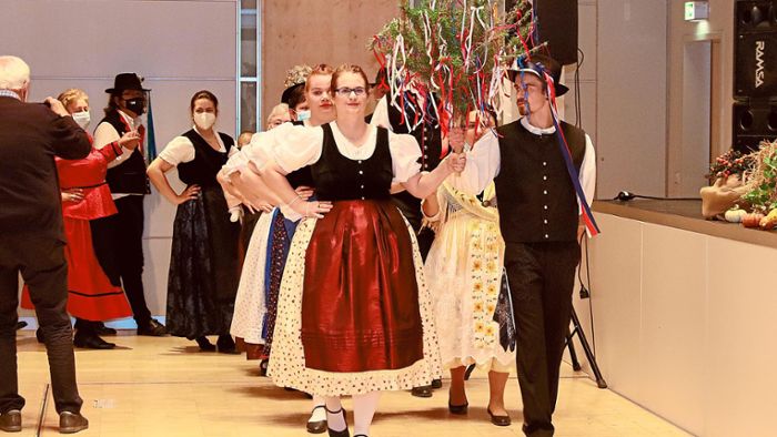 Kirchweihfest mit Tanz und Trachten
