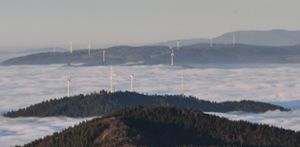 Der Zubau neuer Windräder an Land ist im vergangenen Jahr in Deutschland auf den tiefsten Stand seit mehr als 20 Jahren eingebrochen.  Foto: dpa