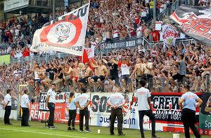 Beim SV Sandhausen konnte der VfB Stuttgart auf geballte Fan-Unterstützung bauen. Foto: Pressefoto Baumann