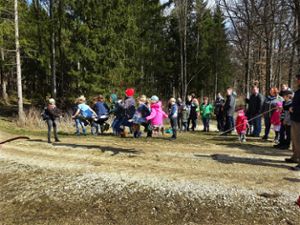 Hüpfen wie die Hasen – das können auch die Kinder des Schwäbischen Albvereins Winterlingen. Fotos: Erath Foto: Schwarzwälder Bote