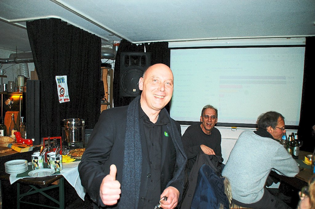 Daumen hoch: Grünen-Kandidat Erwin Feucht spricht von einem historischen Ergebnis für seine Partei.