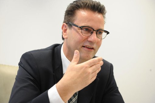 Als missglückte Rolle rückwärts bezeichnet CDU-Fraktionschef Peter Hauk das Konzept von Grün-Rot zur Stärkung der Realschulen.  Foto: Hopp