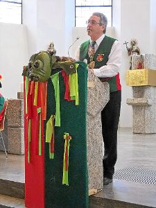 Rainer Pfaller bei seiner 20. Fasnetpredigt in der Seedorfer Pfarrkirche  Foto: Merz Foto: Schwarzwälder-Bote