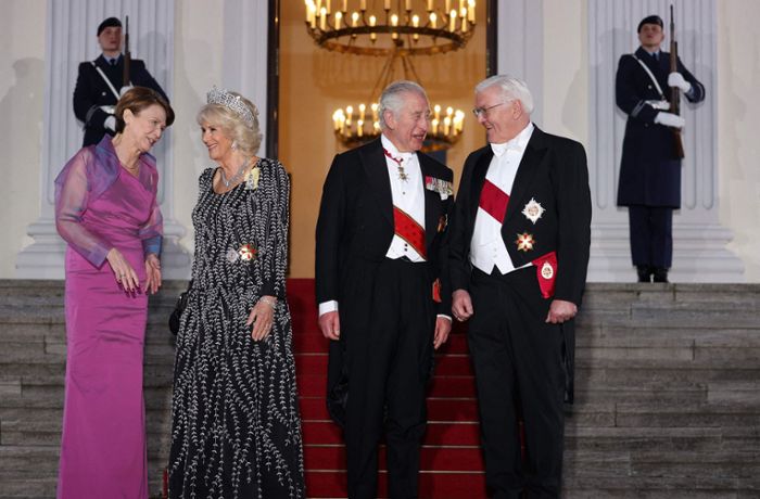 Charles und Camilla im Schloss Bellevue: Königspaar mit Merkel und Campino beim Staatsbankett