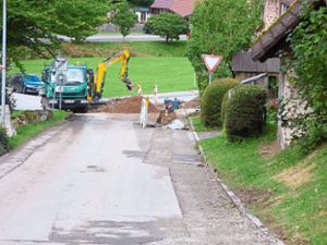 In Peterzell sind die Verlegearbeiten weit vorangeschritten und bereits  einige Haushalte angeschlossen.  Foto: Vaas Foto: Schwarzwälder-Bote