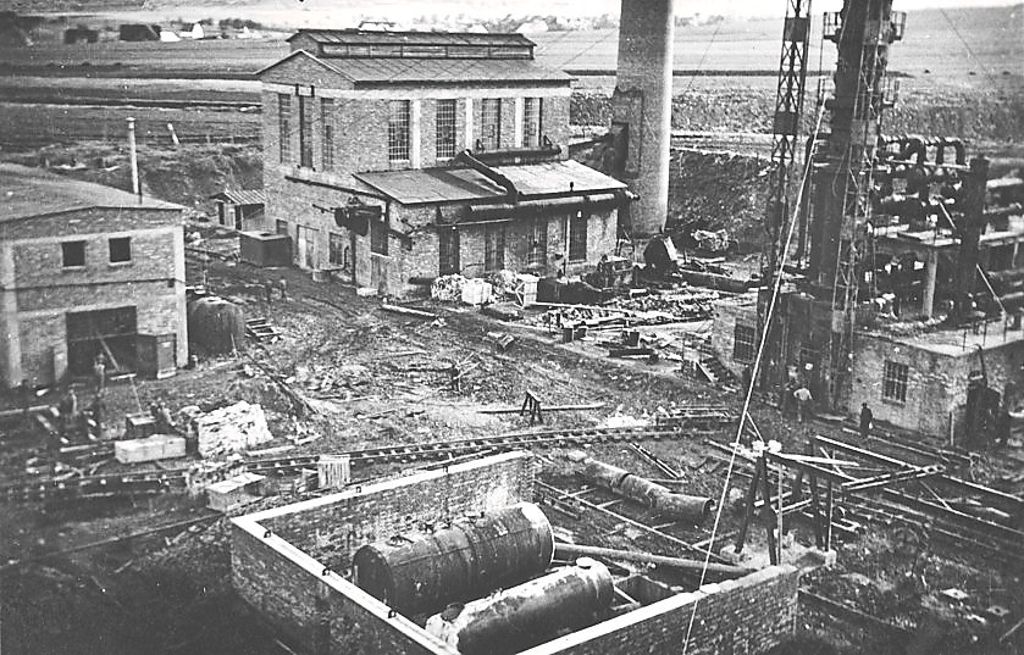 Das Ende: Im Jahr 1949 wurde die Werkanlage der LIAS-Ölforschungsgesellschaft rund um die Schwelhalle in Frommern demontiert.  Foto: Stadtarchiv