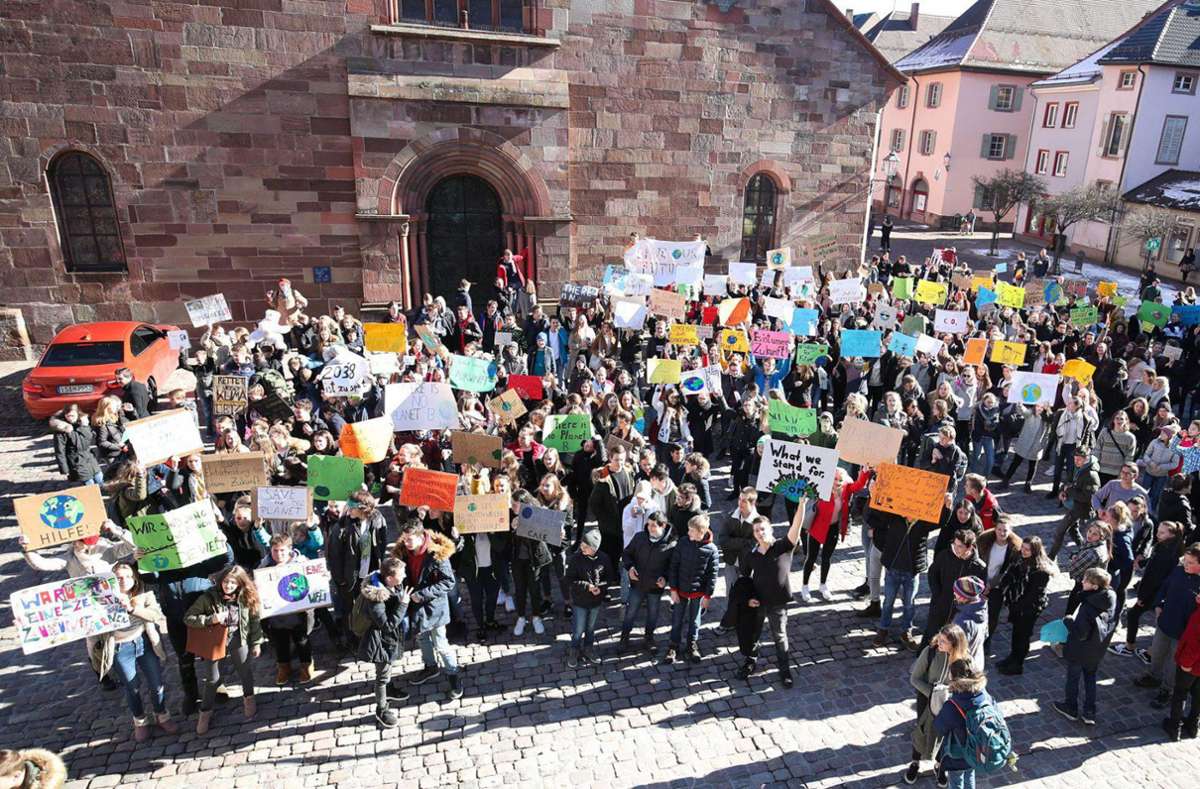 Der Münsterplatz imm Zeichen von Fridays for Future – auch heute gehen die Aktivisten wieder auf die Straße. Foto: Eich