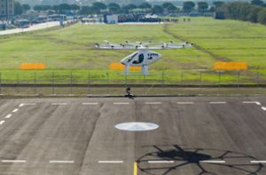 Ein Volocopter hebt am Flughafen Fiumicino bei Rom ab. Foto: dpa/---