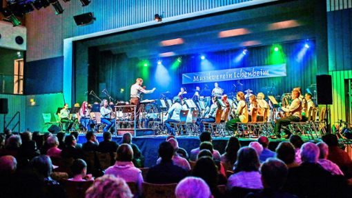 Rund 350 Gäste sind der Einladung des Musikvereins Ichenheim gefolgt und haben den Konzertabend am Samstag in der Langenrothalle genossen. Foto: Friedemann