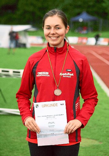 Luisa Schwarzer freute sich über Bronze auf der 800-Meter-Strecke. Foto: Kara Foto: Schwarzwälder-Bote