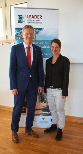 Der Vorsitzende Frank Wiehe zusammen mit Geschäftsführerin Dajana Greger. Foto: Schwarzwälder Bote