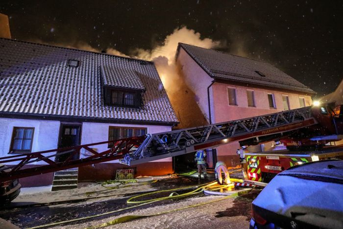Brand in Schwenningen: Feuer greift auf zwei Wohnhäuser über