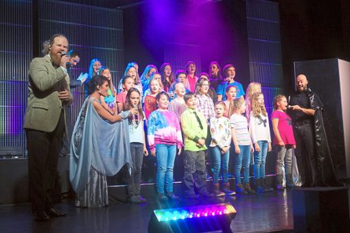 Die  Kinder und Jugendlichen des Kinderchors Smiley aus Loßburg hatten bei der Musical-Gala einen großen Auftritt. Foto: Schwarzwälder Bote