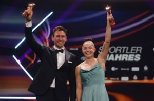 Niklas Kaul und Gina Lückenkemper feiern ihre Auszeichnungen. Foto: Baumann