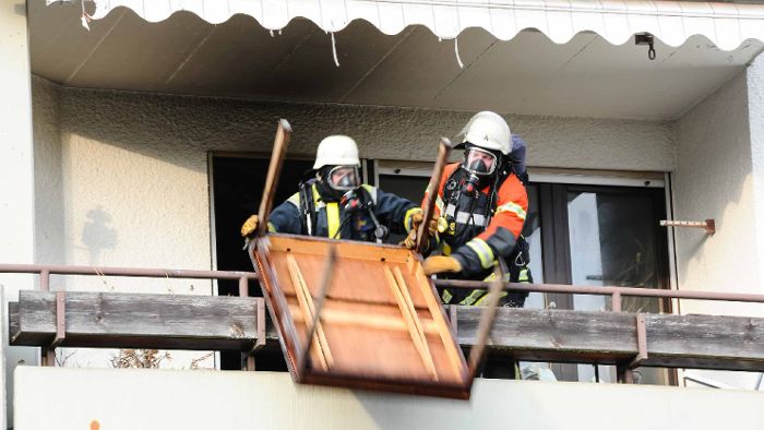 Wohnhausbrand fordert sechs Verletzte