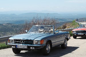 Mit schicken Schlitten durch den Schwarzwald brausen – auch das ist möglich. Foto: Classic Car Club Mercedes