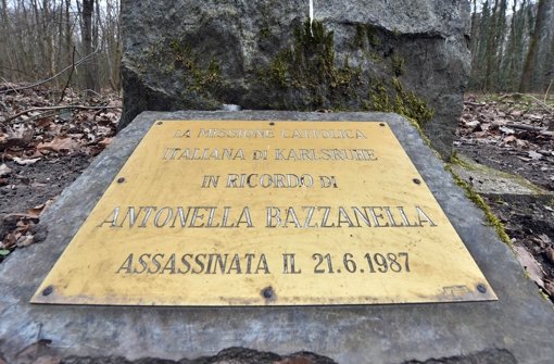 Ein Gedenkstein erinnert an die Ermordete Foto: dpa