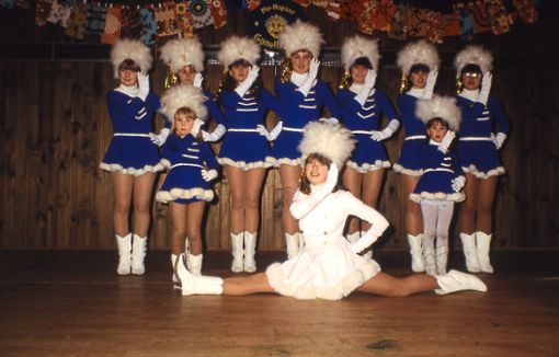 1973 haben acht Mädchen der Narrengilde Göttelfingen beschlossen, einen Showtanz auf die Bühne zu bringen, woraus die Tanzgarde entstand.  Foto: NGG Foto: Schwarzwälder Bote