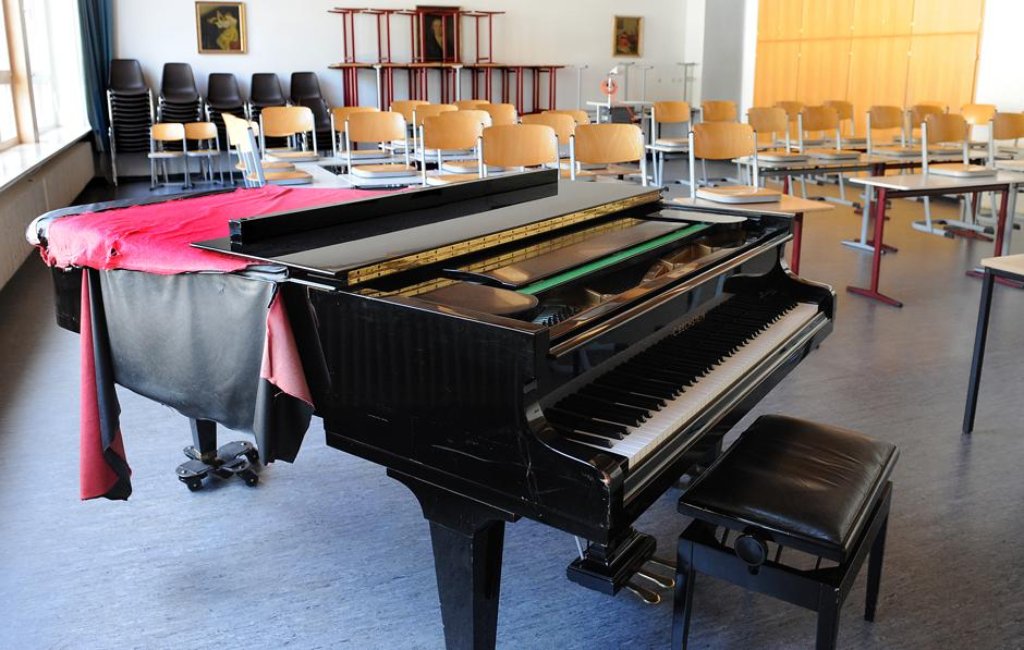 Der große Musiksaal des Martin-Gerbert-Gymnasiums musste vor gut anderthalb Wochen wegen der hohen Formaldehyd-Werte geschlossen werden. Foto: Hopp