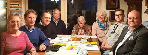 Die FDP-Kandidaten legten ihre Schwerpunkte fest, mit denen sie zur Kreistagswahl antreten wollen (von links): Bärbl Maushart (Straubenhardt), Raul Steimbach (Neuenbürg), Martin Kugler (Birkenfeld), Rudolf Klarmann (Neuenbürg), Rupprecht Maushart (Straubenhardt), Marianne Sabieraj (Straubenhardt, Christopher Reule (Birkenfeld), Alexander Mekyska (Engelsbrand) Foto: FDP Foto: Schwarzwälder Bote
