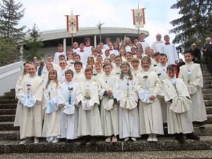 34 Kinder feiern in St. Konrad Kirche in Villingen ihre Erstkommunion. Foto: Preiser