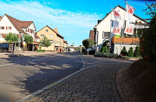 An der Hauptstraße auf Höhe Einmündung Klingenbachstraße hat eine Gruppe aus sechs Personen ein Ehepaar angegriffen. Foto: Kauffmann