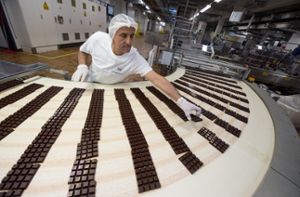 Ritter Sport plant, bis 2025 seine Tafeln nur noch mit nachhaltig angebautem Kakao zu produzieren. Foto: dpa