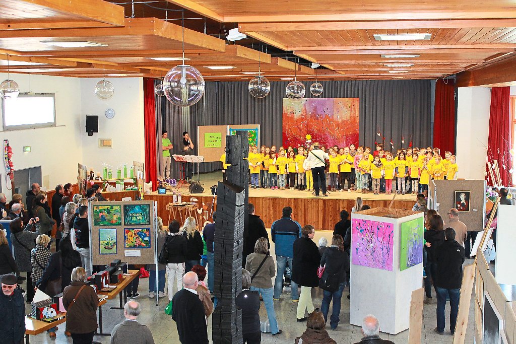 Die Singflöhe und die Flötenkids eröffneten am Samstag die zweitägige KiD-Ausstellung in Hofstetten.