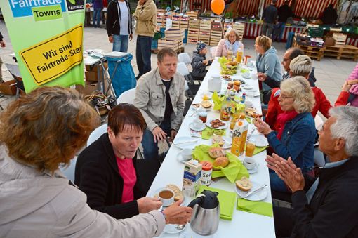 Das Frühstück mit den fair gehandelten Produkten nahmen die Besucher gerne an. Foto: Lissy Foto: Schwarzwälder Bote