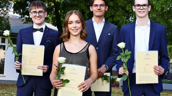 112 Schüler der Ettenheimer Heimschule St. Landolin haben ihr Abitur geschafft