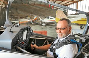 Bereits im Alter von 21 Jahren besitzt Thomas Bader von der Sportfliegergruppe Schwenningen eine Kunstfluglizenz und ist zudem Deutschlands jüngster Segelfluglehrer. Foto: Schimkat