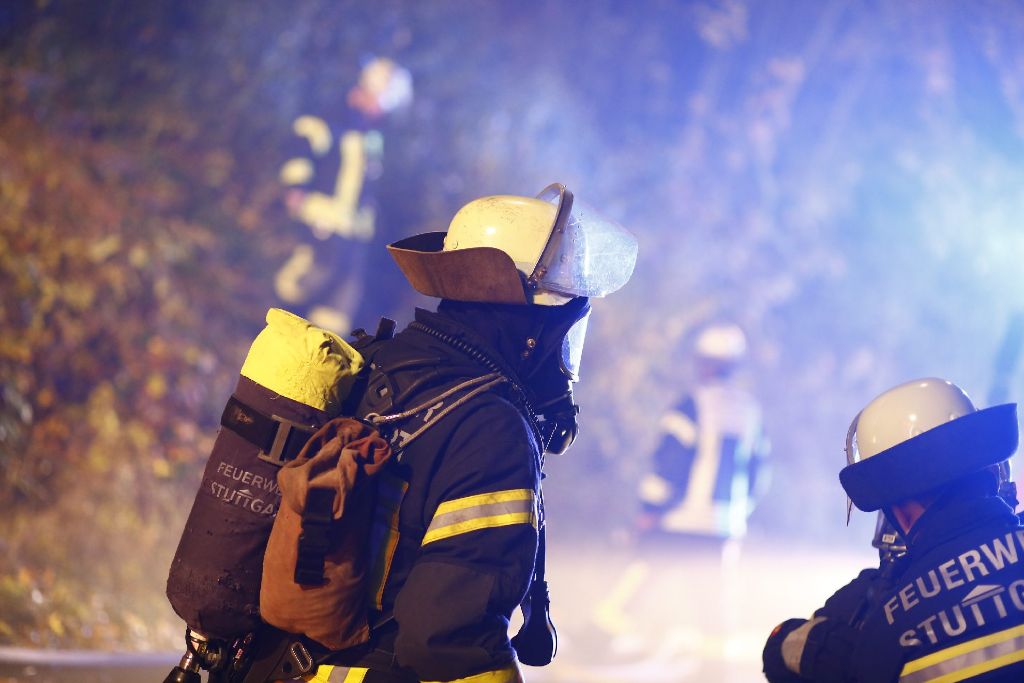 Feuerwehr und Polizei mussten am Sonntag wegen eines Feuers zu einer Gartenlaube nach Stuttgart-Münster ausrücken. Foto: 7aktuell.de / Karsten Schmalz