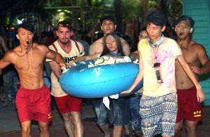 In einem Freizeitpark in Taiwan werden mehr als 500 Menschen verletzt.  Foto: EPA