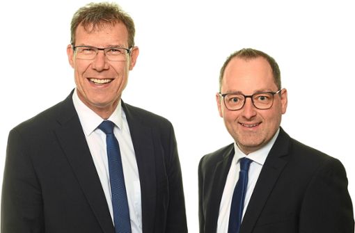 Die Vorstände Ralf Bantle (links) und Markus Hezel können mit der Entwicklung der Bank sehr zufrieden sein. Foto: Raiba