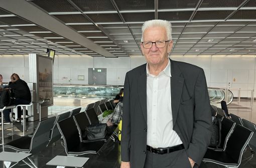Winfried Kretschmann: Ministerpräsident auf Reisen Foto: dpa/Nico Pointner