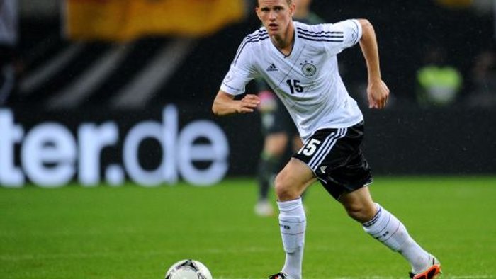 DFB-Team mit Lars Bender gegen Dänemark