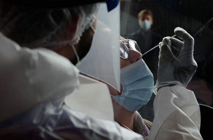 Aktuelle Daten zur Coronapandemie: Zwei Bundesländer melden Inzidenzwert über 1000