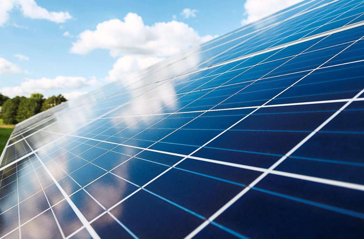 Eine Freiflächen-Photovoltaikanlage soll in Buchenberg entstehen. Foto: Torstensimon/Pixabay