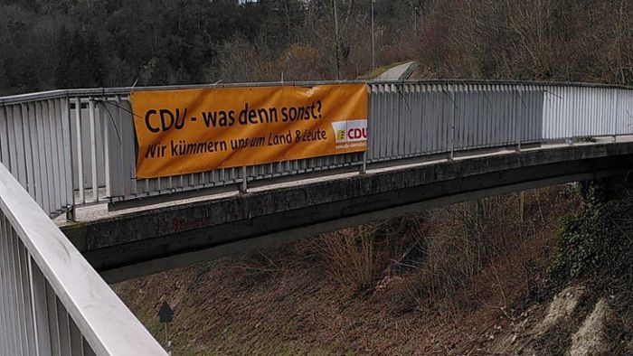 Streit um Wahlplakat an Oberndorfer Brücke