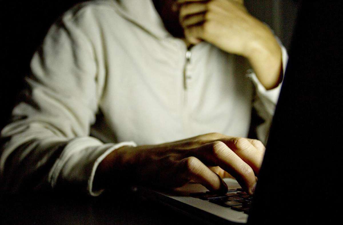 Eine 63-jährige Aichhalderin ist im Internet einem Liebesschwindler aufgesessen – und hat viel Geld verloren. Foto:  © icsnaps/Fotolia.com