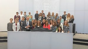 Sulzer Schüler im Landtag mit Stefan Teufel Foto: Schule Foto: Schwarzwälder-Bote