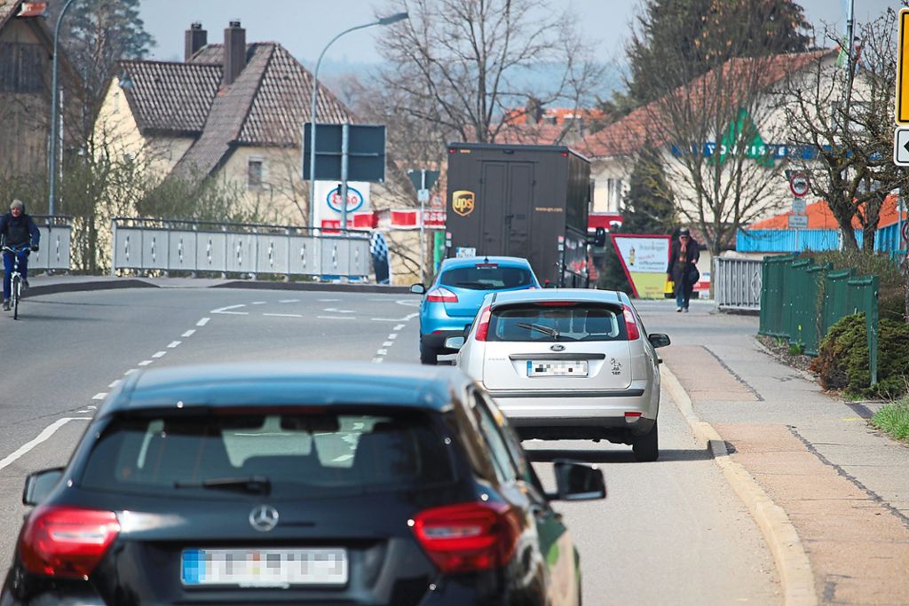 Auf der Hüfinger Straße werden durch die Verkehrszählungen die größten Belastungen in Bräunlingen festgestellt. Mehr als 10 000 Fahrzeuge fahren in 24 Stunden entlang.  Fotos: Simon