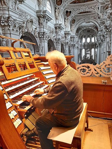 Dass er eine Stunde lang auf der weltgrößten Orgel im Passauer Dom spielen durfte, war für Fritz Frey ein eindrucksvolles Erlebnis. Foto: privat Foto: Schwarzwälder Bote